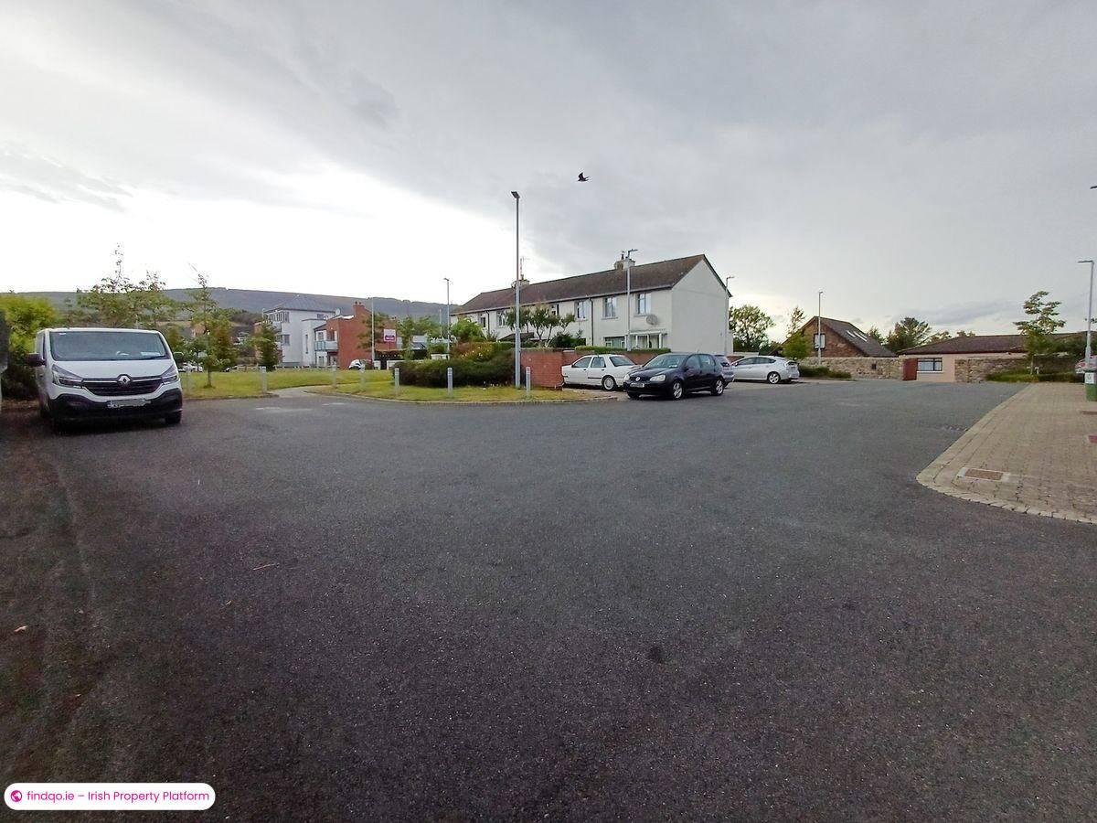 End of terrace house for Sale in Dublin 18