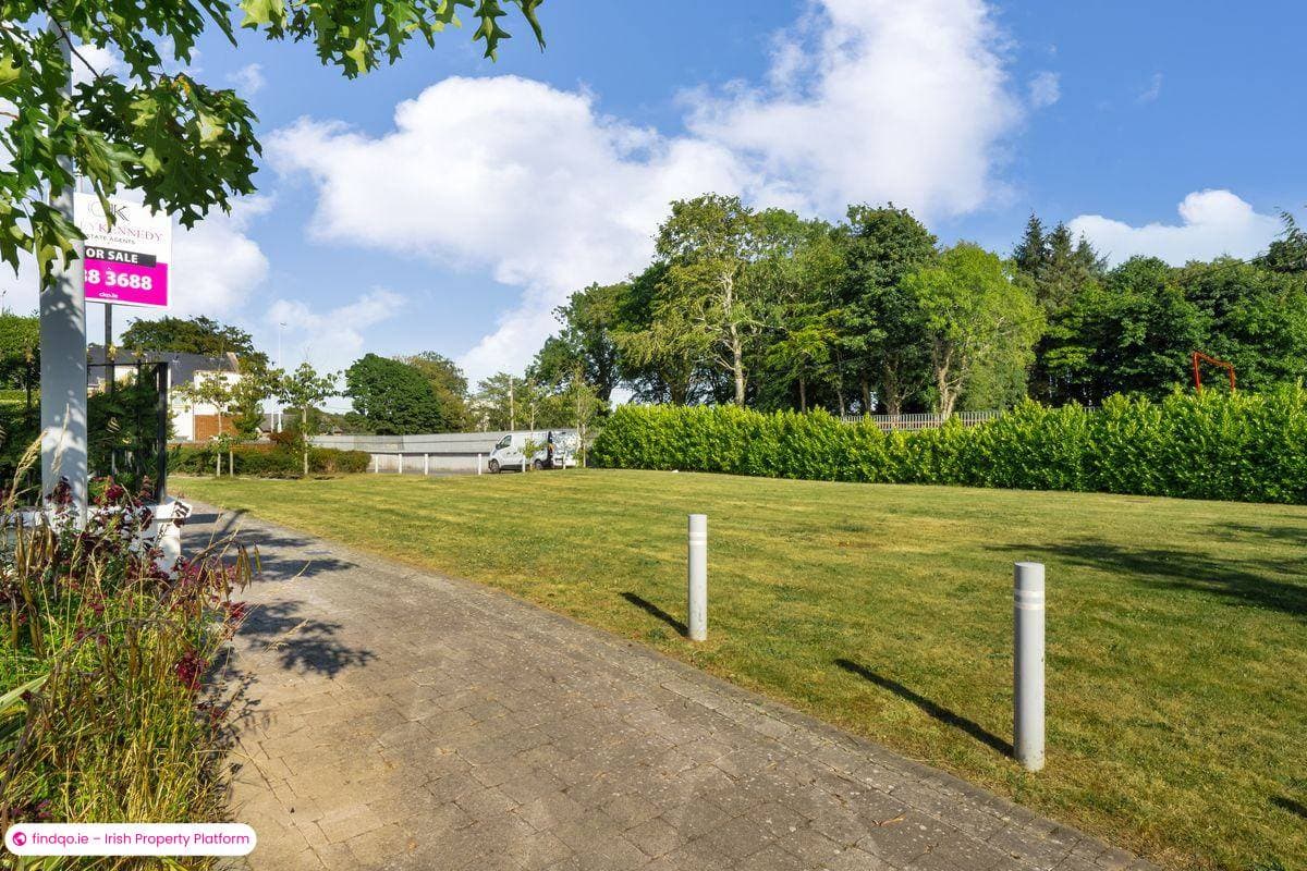 End of terrace house for Sale in Dublin 18