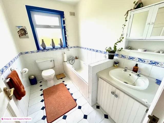 Detached house for Sale in Ennis, Clare