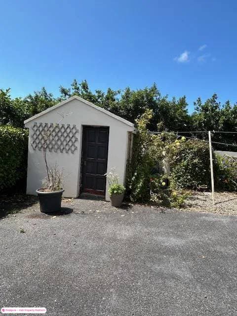 Detached house for Sale in Ennis, Clare