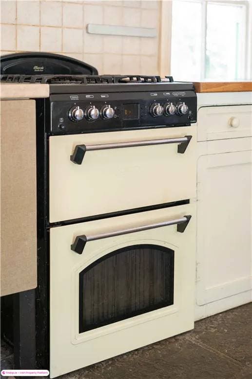 Detached house for Sale in Ennis, Clare