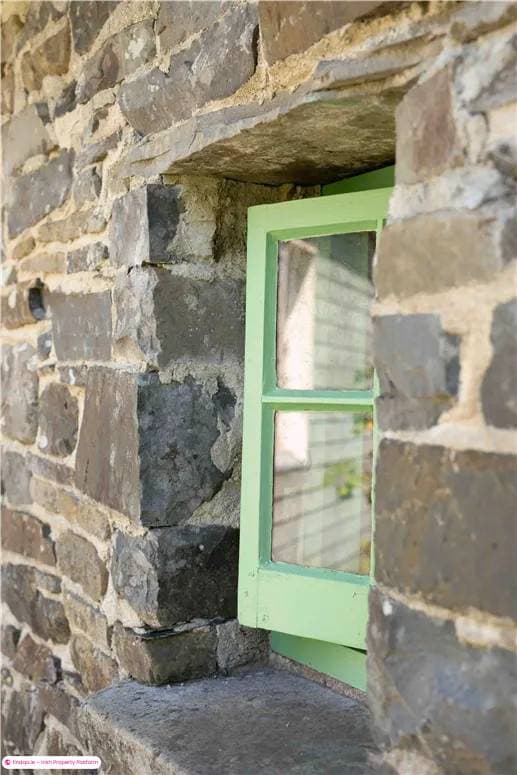 Detached house for Sale in Ennis, Clare