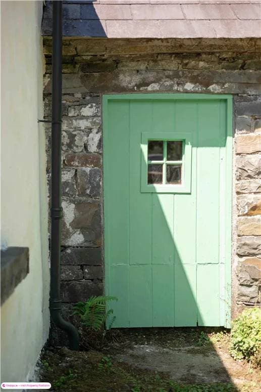 Detached house for Sale in Ennis, Clare