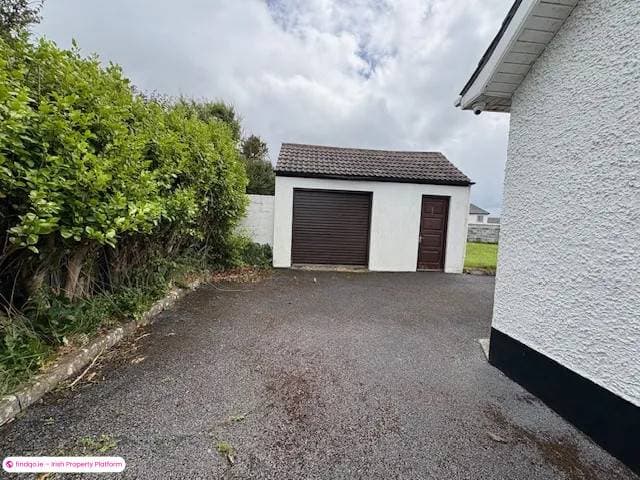 Detached house for Sale in Miltown Malbay, Clare