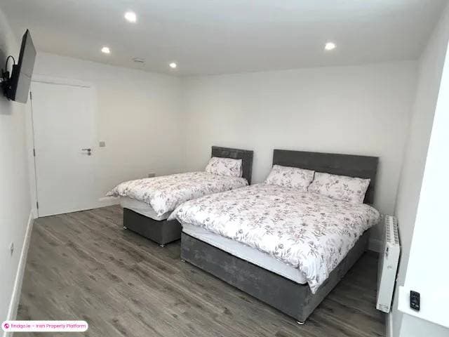 End of terrace house for Sale in Ennis, Clare