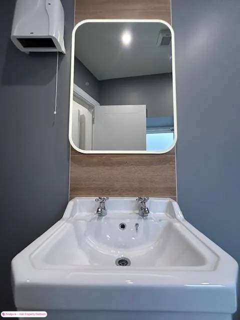 End of terrace house for Sale in Ennis, Clare