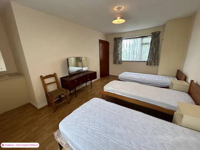 Semi-detached house for Sale in Ennis, Clare