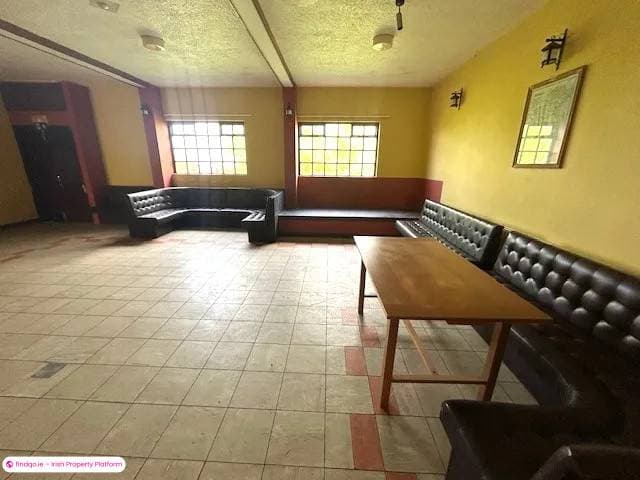 Semi-detached house for Sale in Ennis, Clare