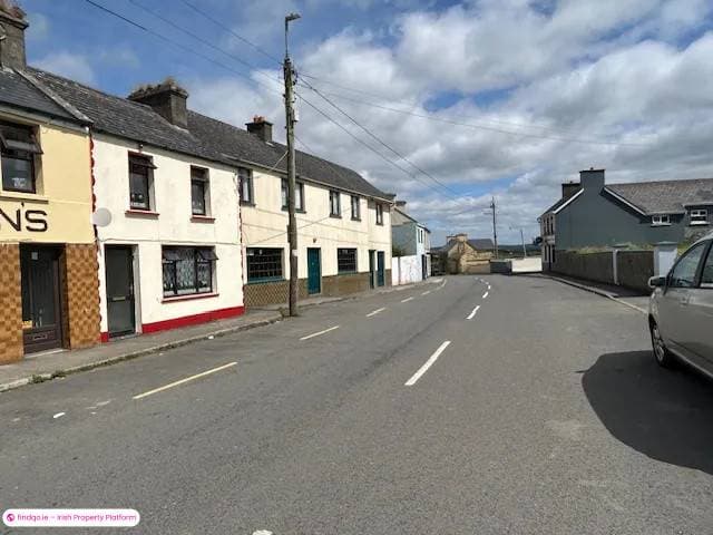 Semi-detached house for Sale in Ennis, Clare