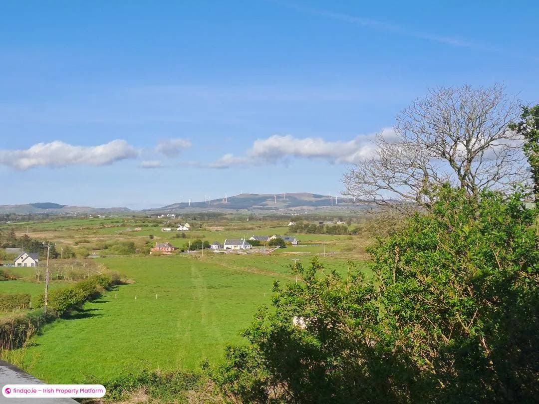 Semi-detached house for Sale in Ennis, Clare