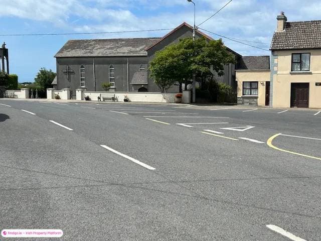 Semi-detached house for Sale in Ennis, Clare