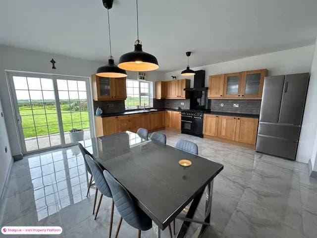 Detached house for Sale in Ennis, Clare