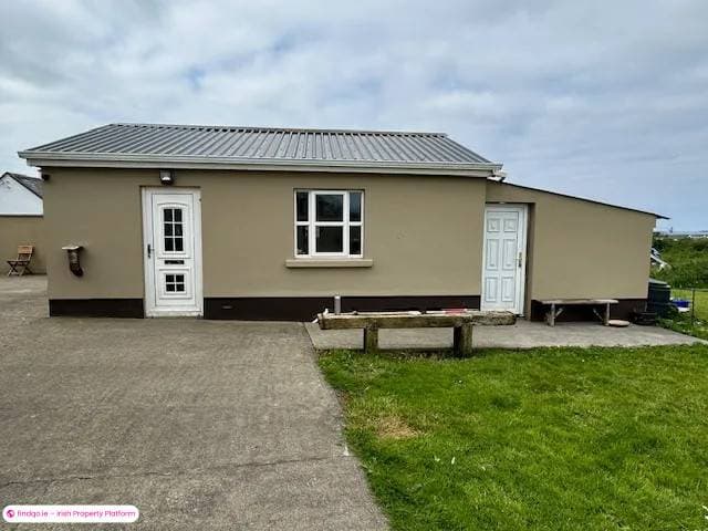 Detached house for Sale in Ennis, Clare