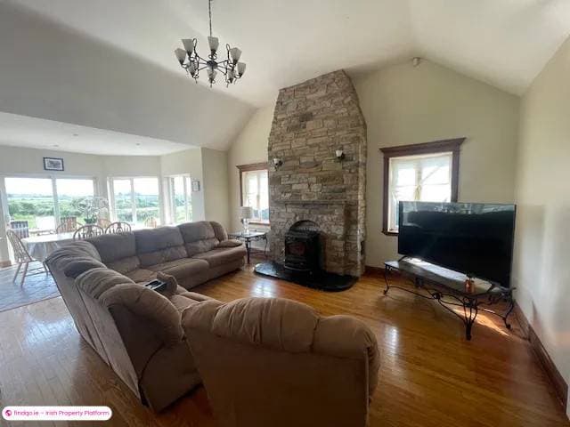 Detached house for Sale in Doonbeg, Clare