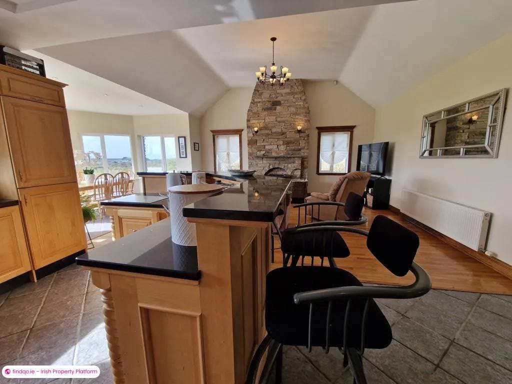 Detached house for Sale in Doonbeg, Clare