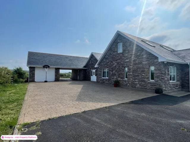 Detached house for Sale in Doonbeg, Clare