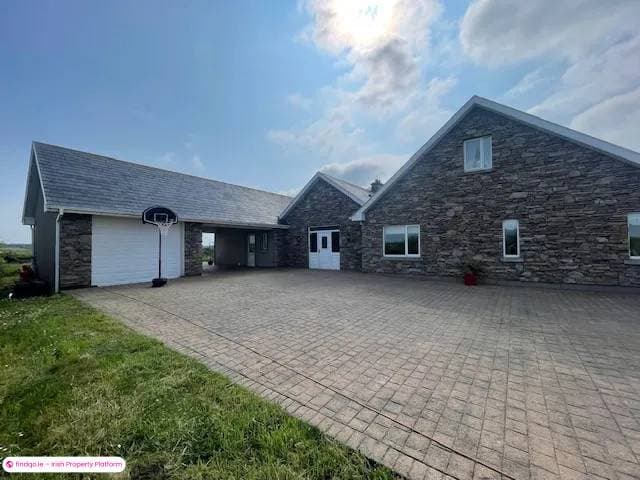 Detached house for Sale in Doonbeg, Clare