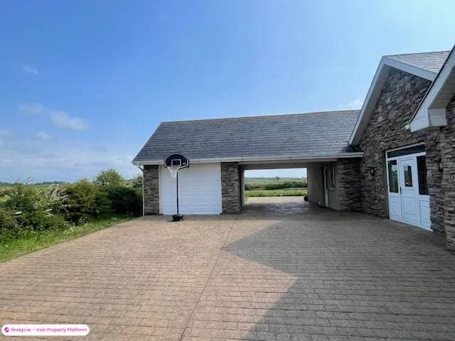 Detached house for Sale in Doonbeg, Clare