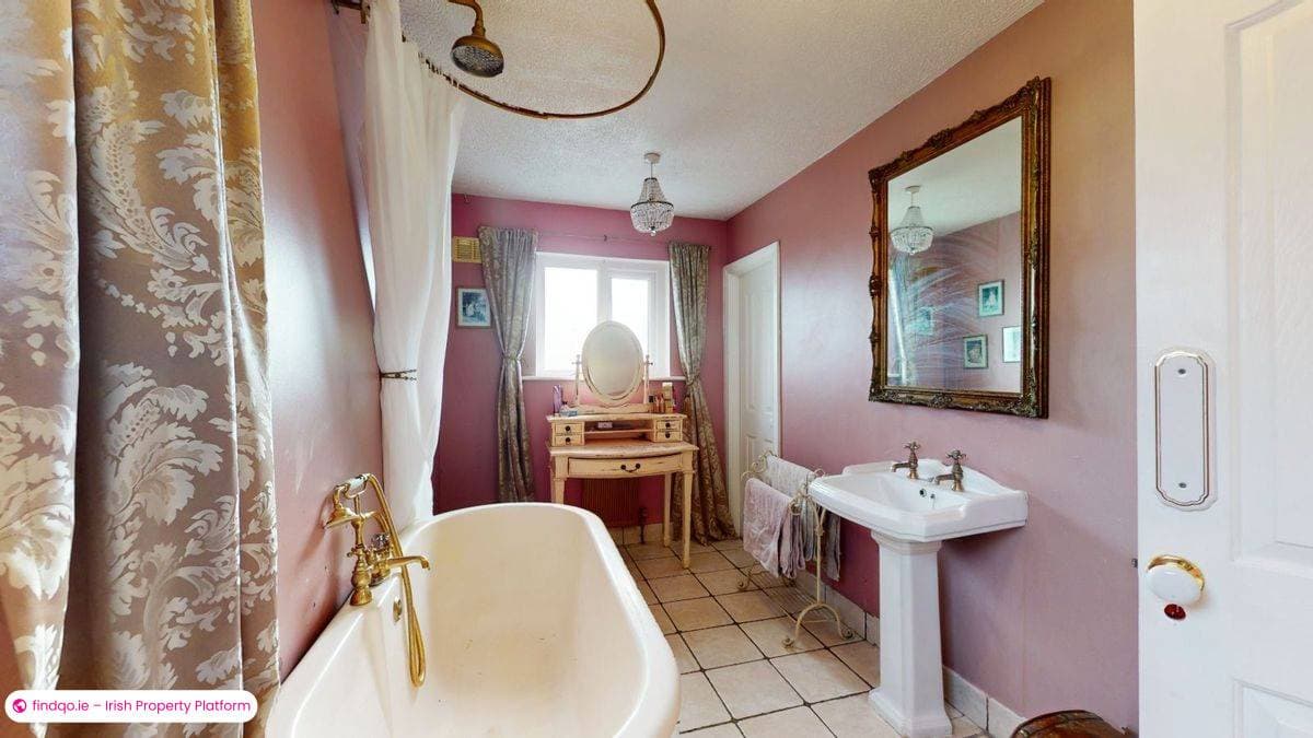 Semi-detached house for Sale in Swords, Dublin (County)