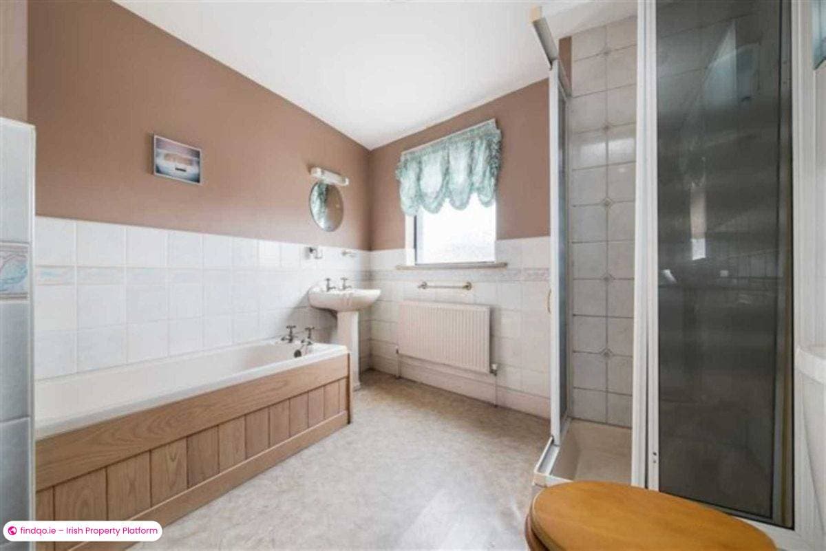 Restaurant / Bar / Hotel for Rent in Ballyjamesduff, Cavan