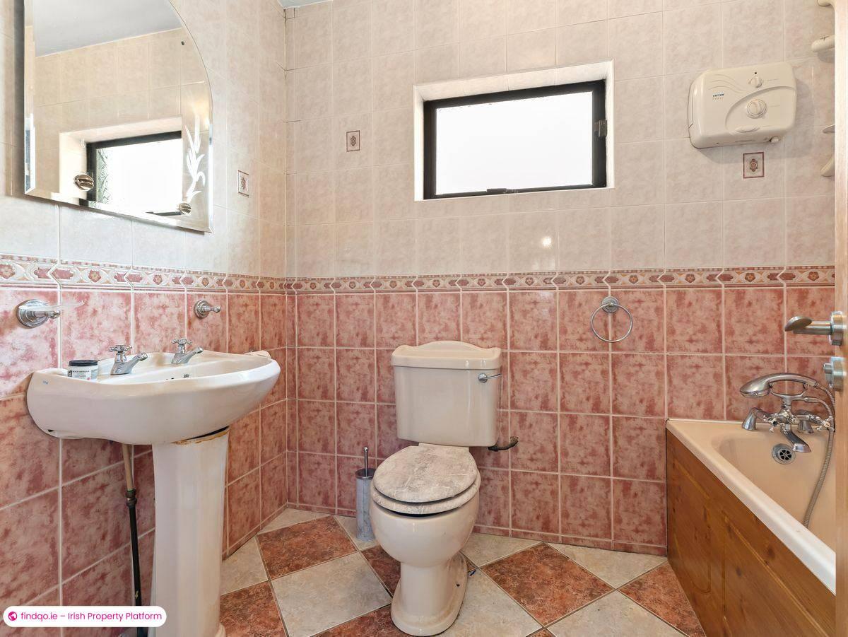 Semi-detached house for Sale in Dublin 16