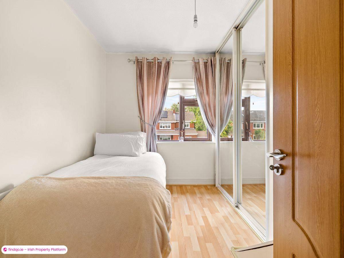 Semi-detached house for Sale in Dublin 16