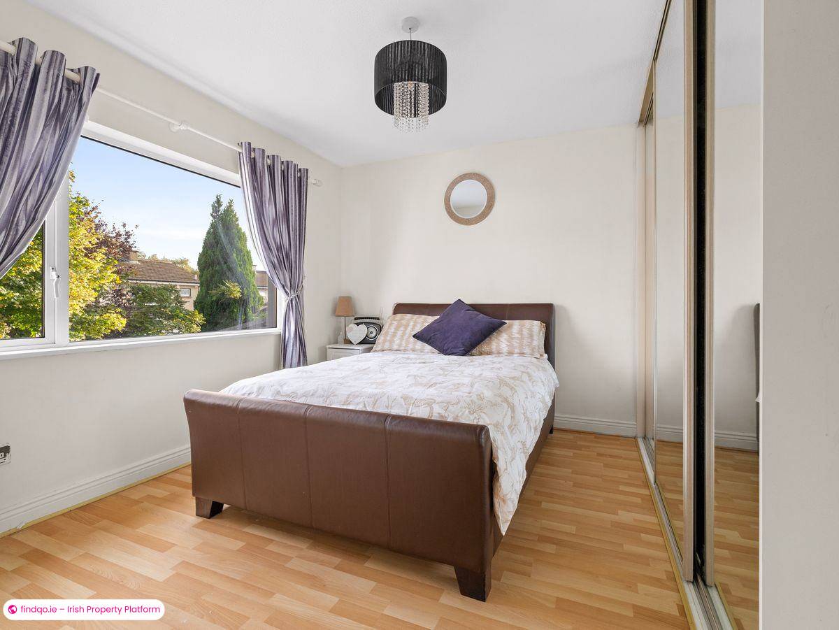 Semi-detached house for Sale in Dublin 16