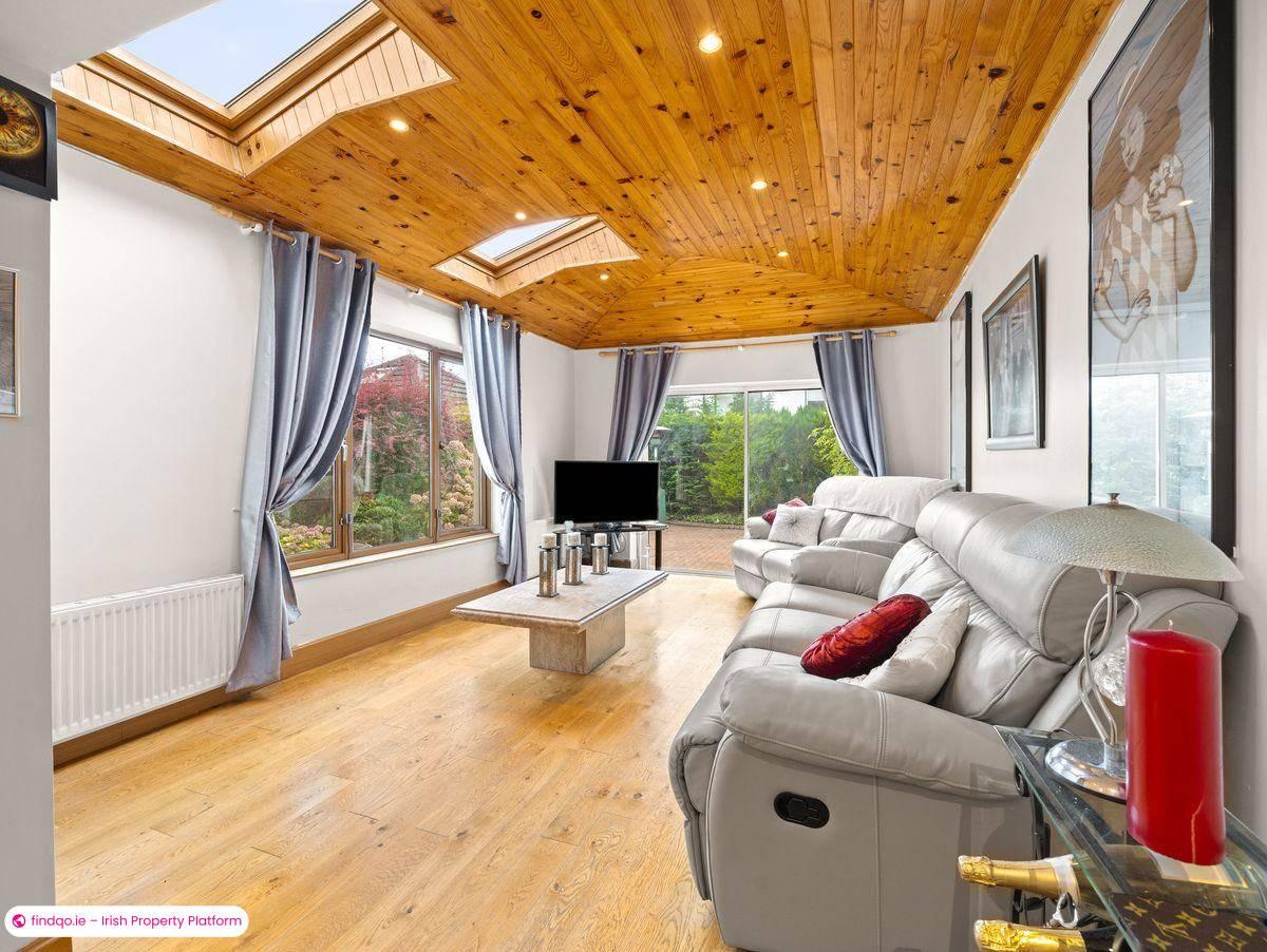 Semi-detached house for Sale in Dublin 16