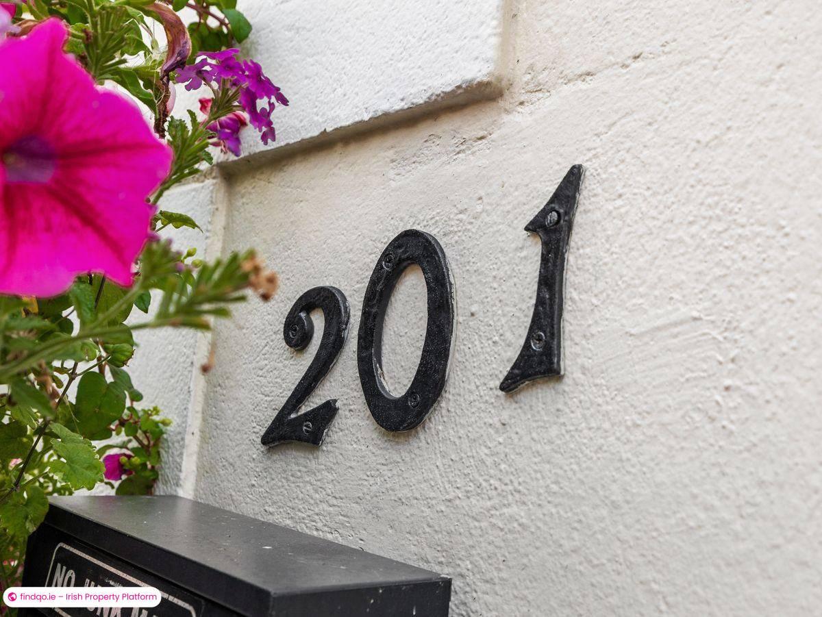 Semi-detached house for Sale in Dublin 22