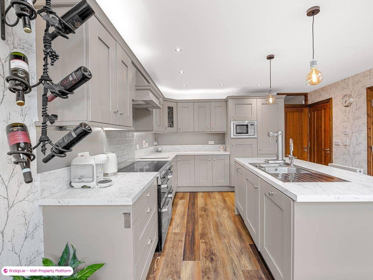 Semi-detached house for Sale in Dublin 22