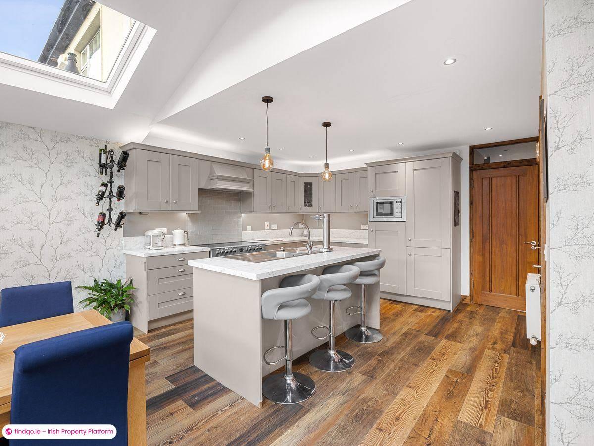 Semi-detached house for Sale in Dublin 22