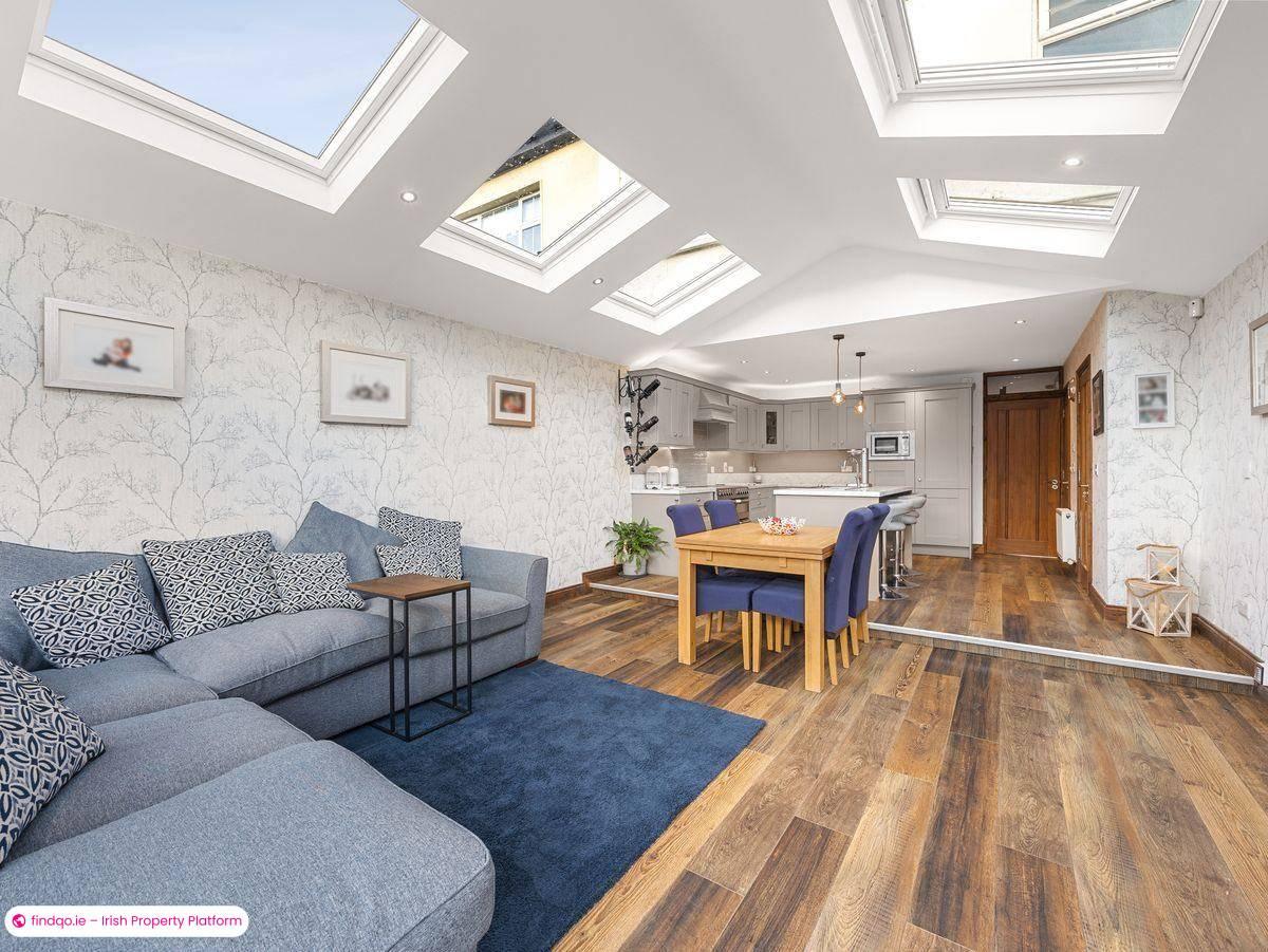 Semi-detached house for Sale in Dublin 22