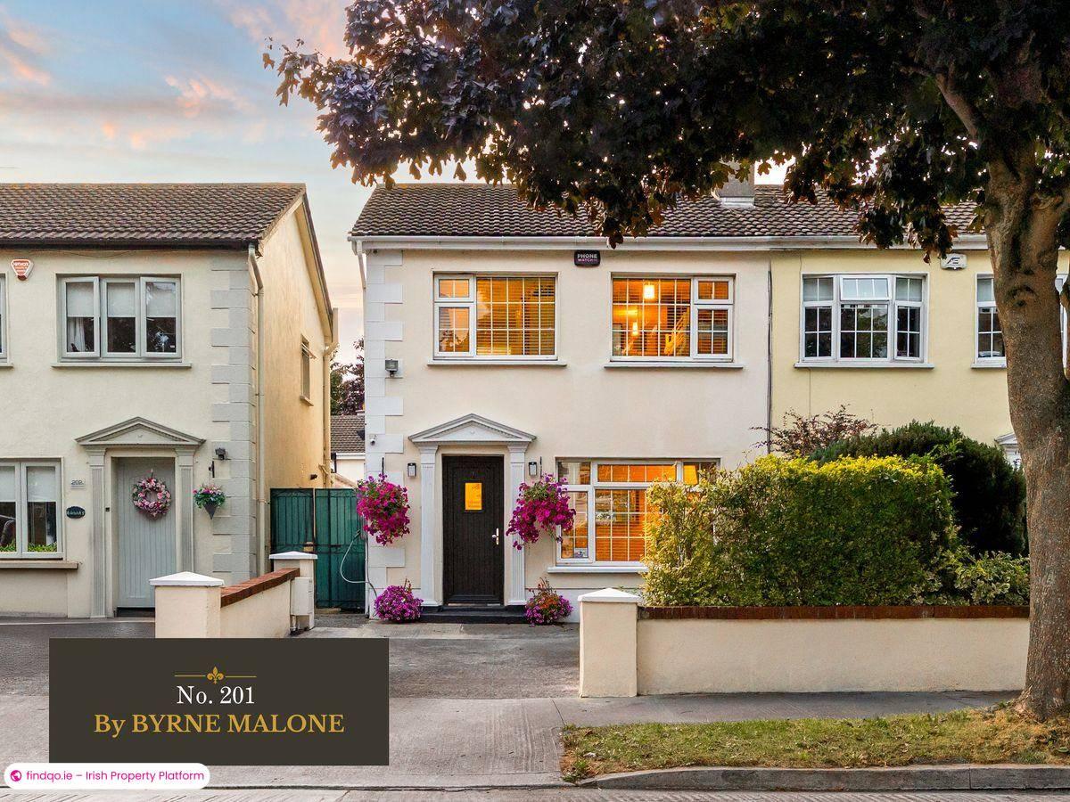 Semi-detached house for Sale in Dublin 22