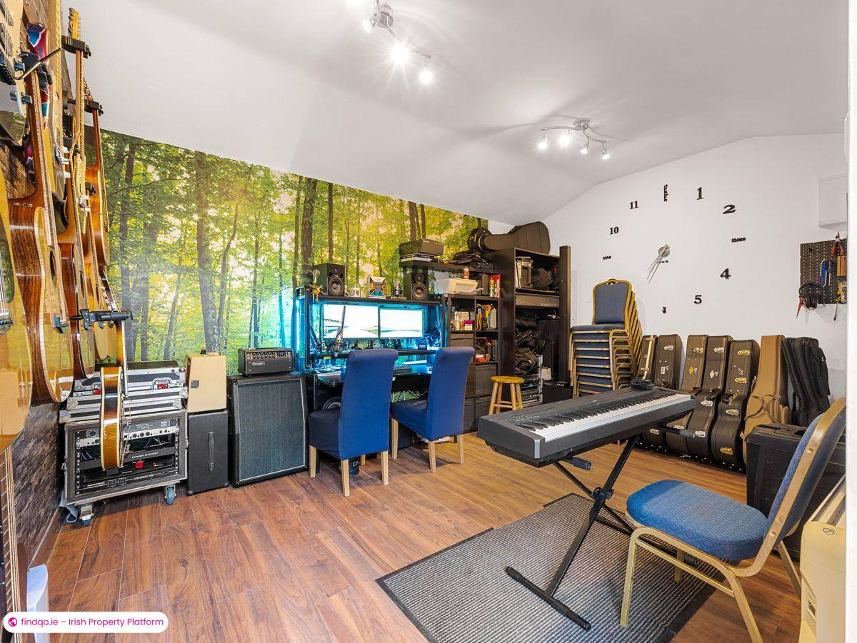 Semi-detached house for Sale in Dublin 22