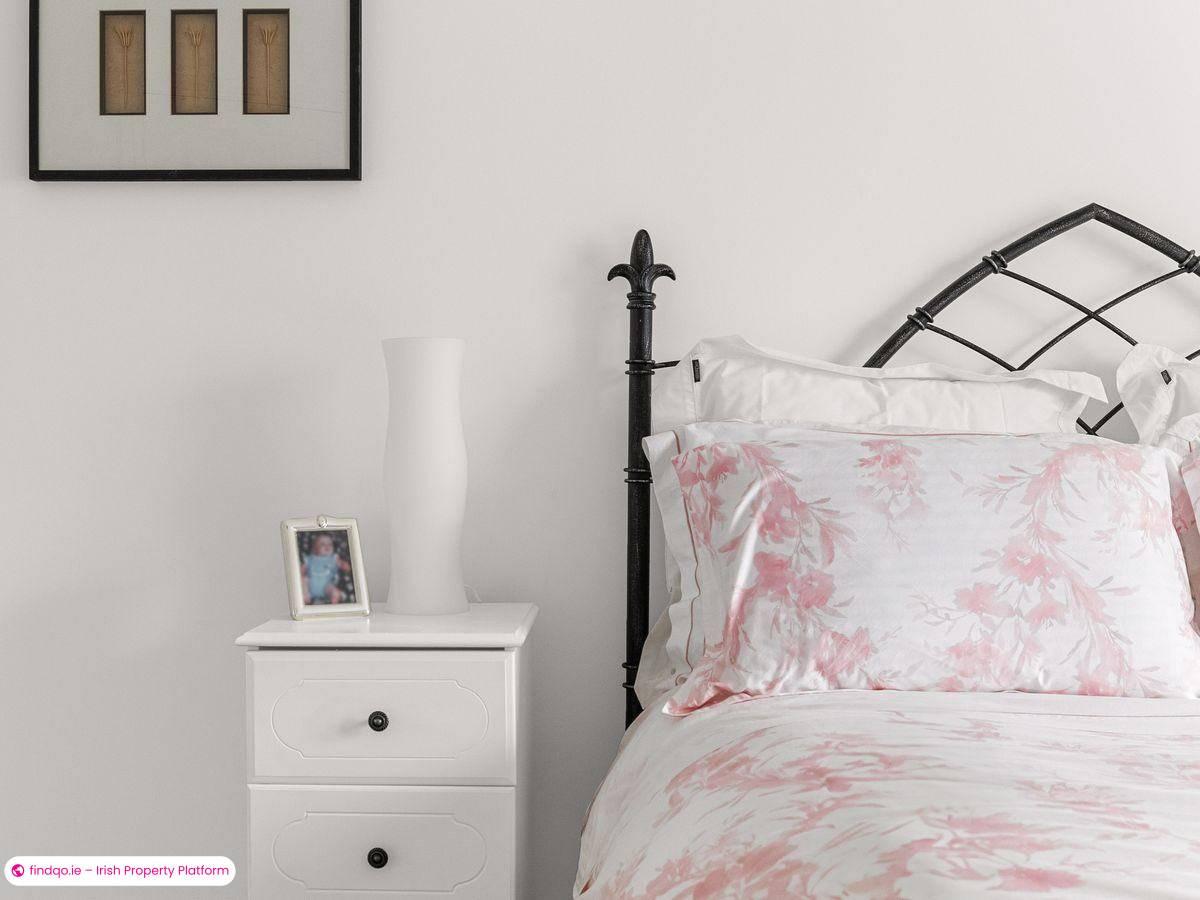 Semi-detached house for Sale in Dublin 16