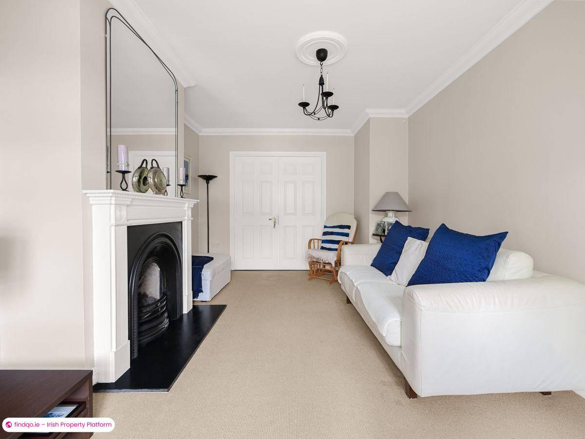 Semi-detached house for Sale in Dublin 16