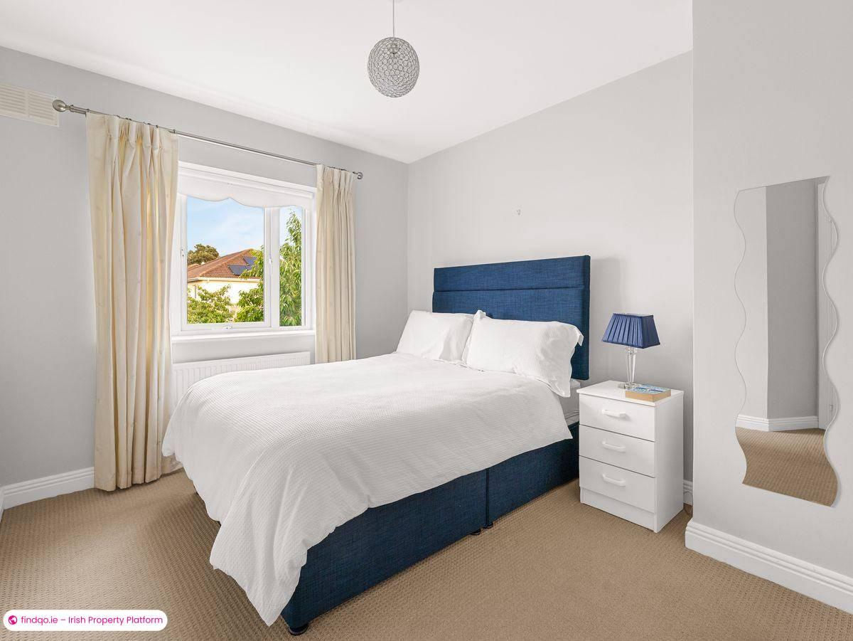 Semi-detached house for Sale in Dublin 16