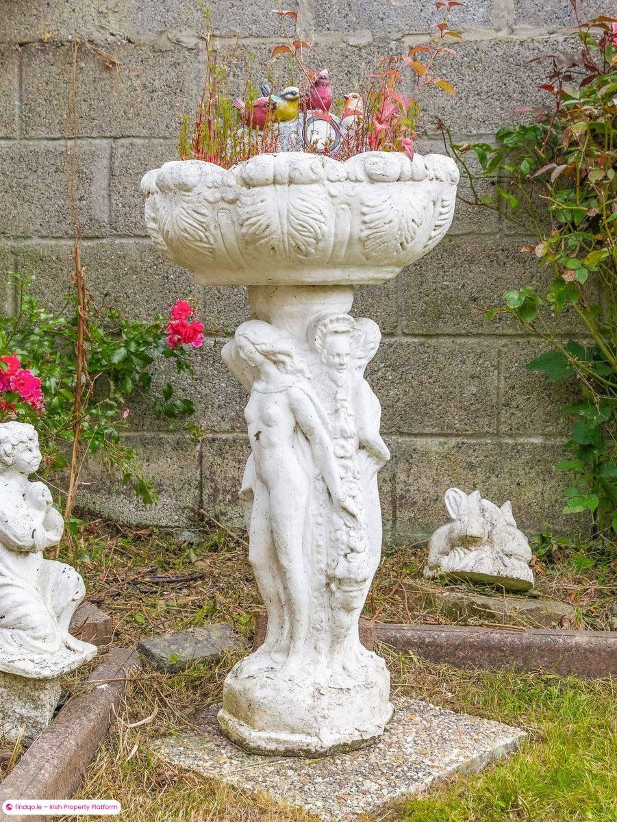 Semi-detached house for Sale in Dublin 24