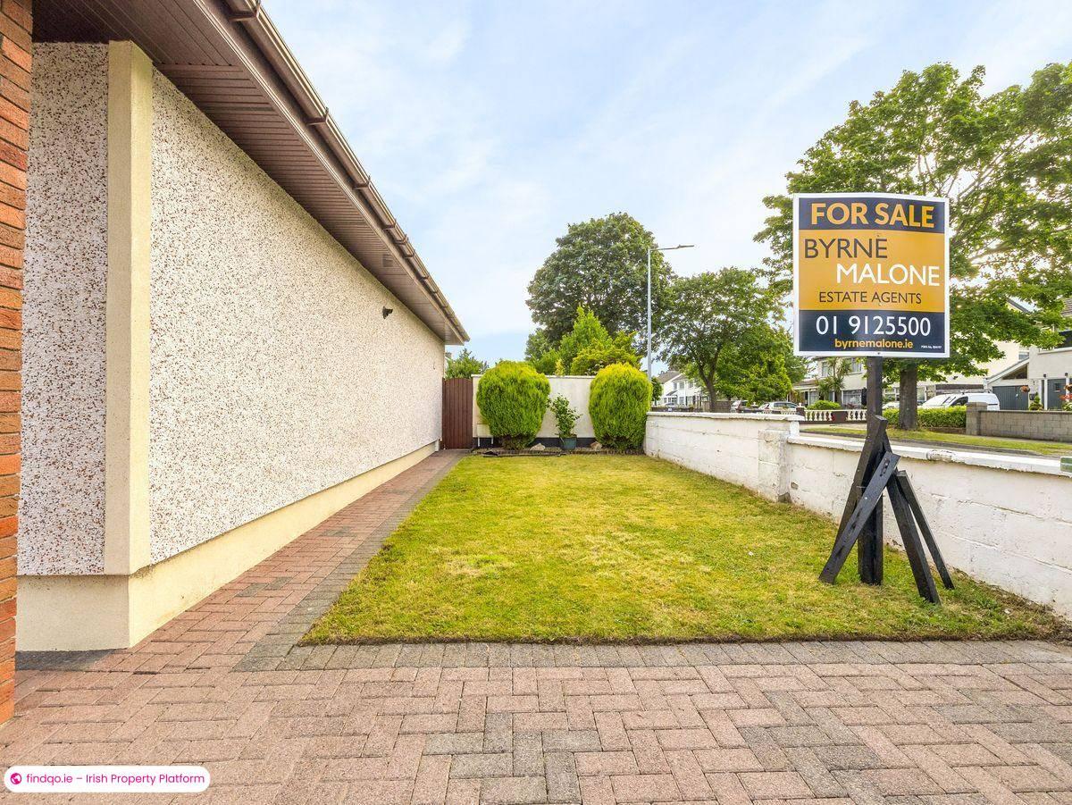 Semi-detached house for Sale in Dublin 24