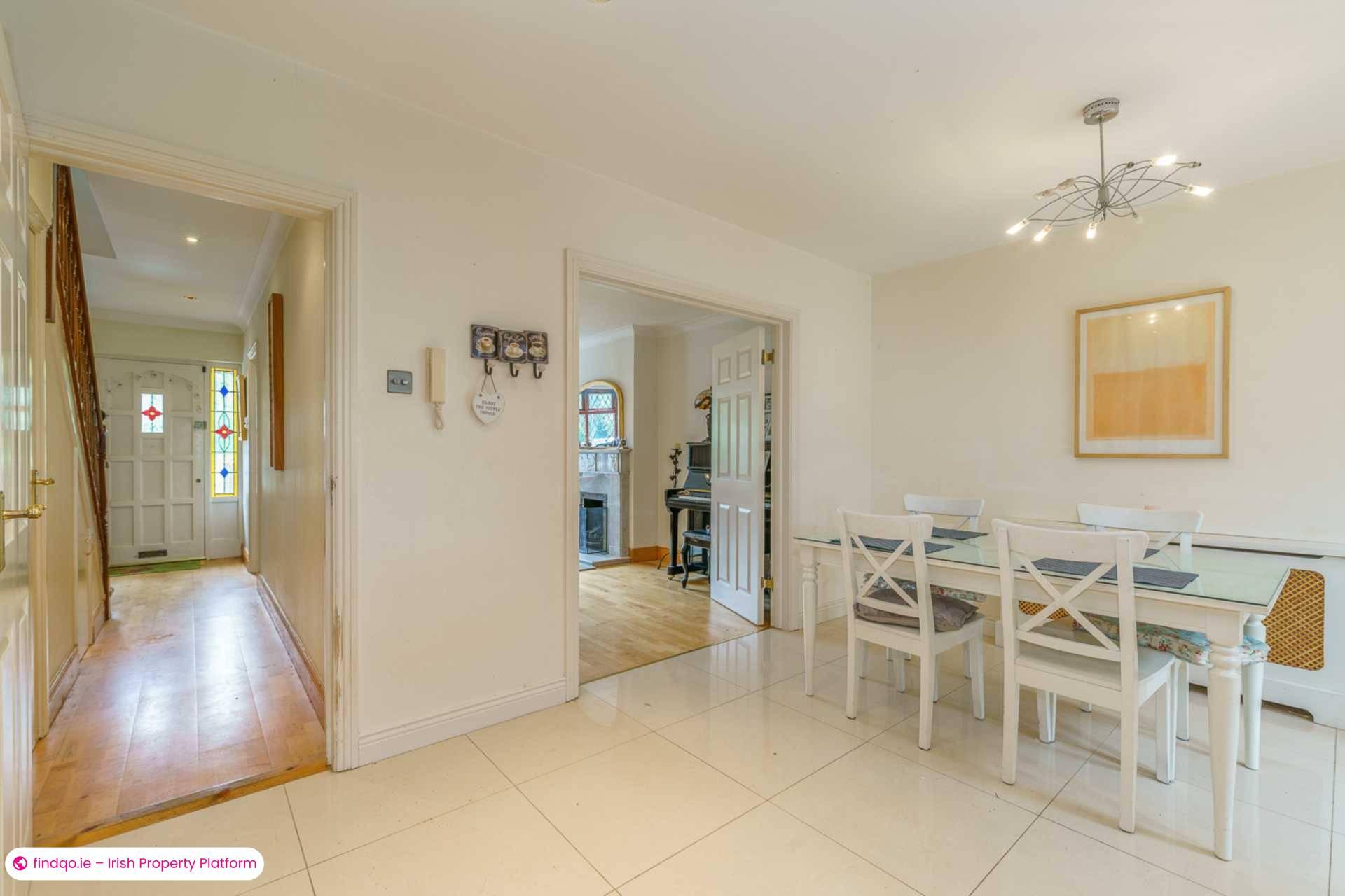 Semi-detached house for Sale in Dublin 18