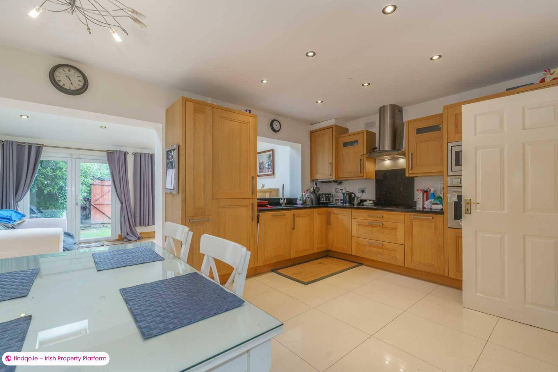 Semi-detached house for Sale in Dublin 18
