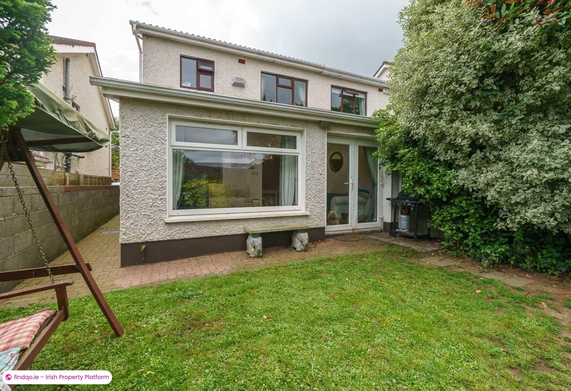 Semi-detached house for Sale in Dublin 18