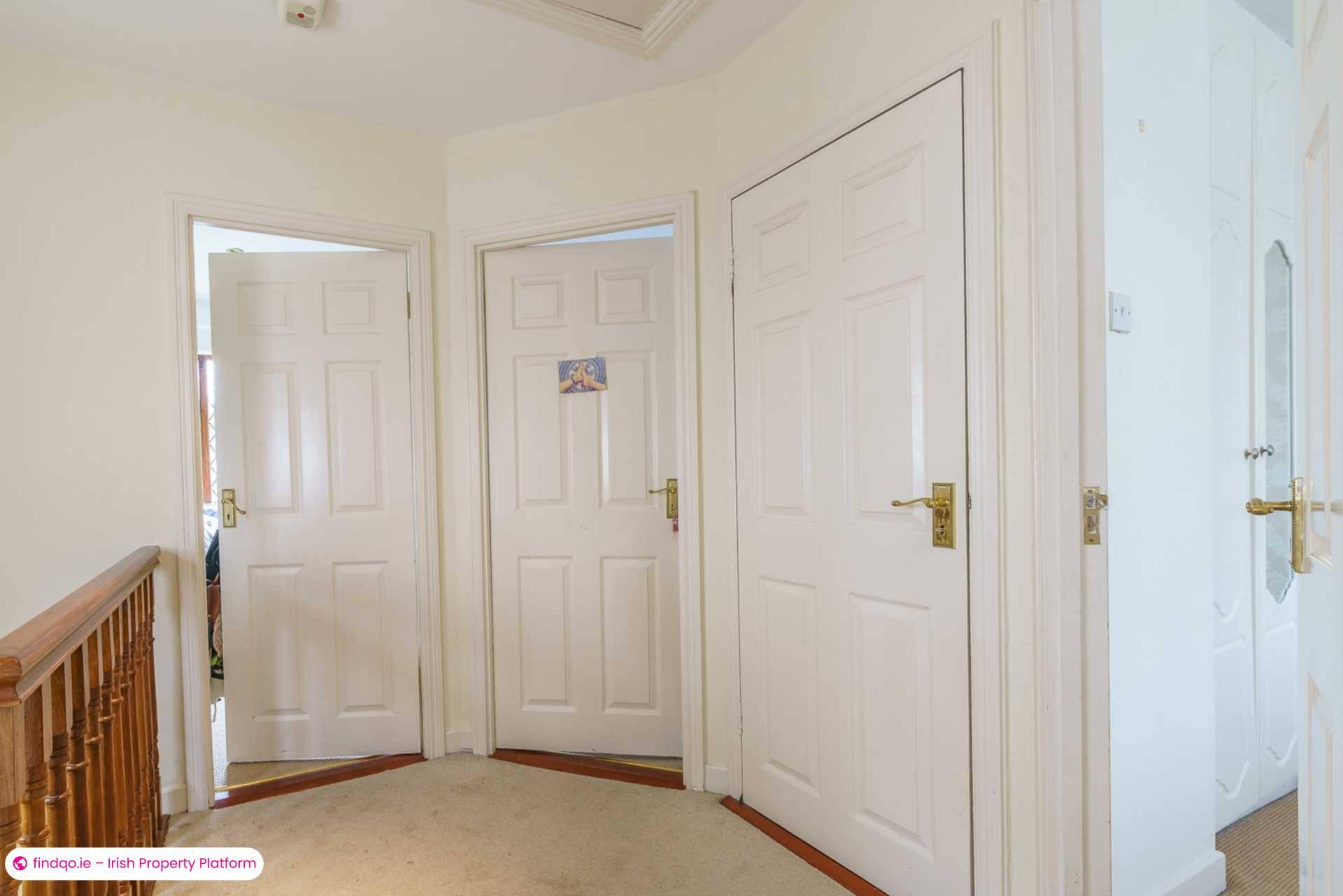 Semi-detached house for Sale in Dublin 18