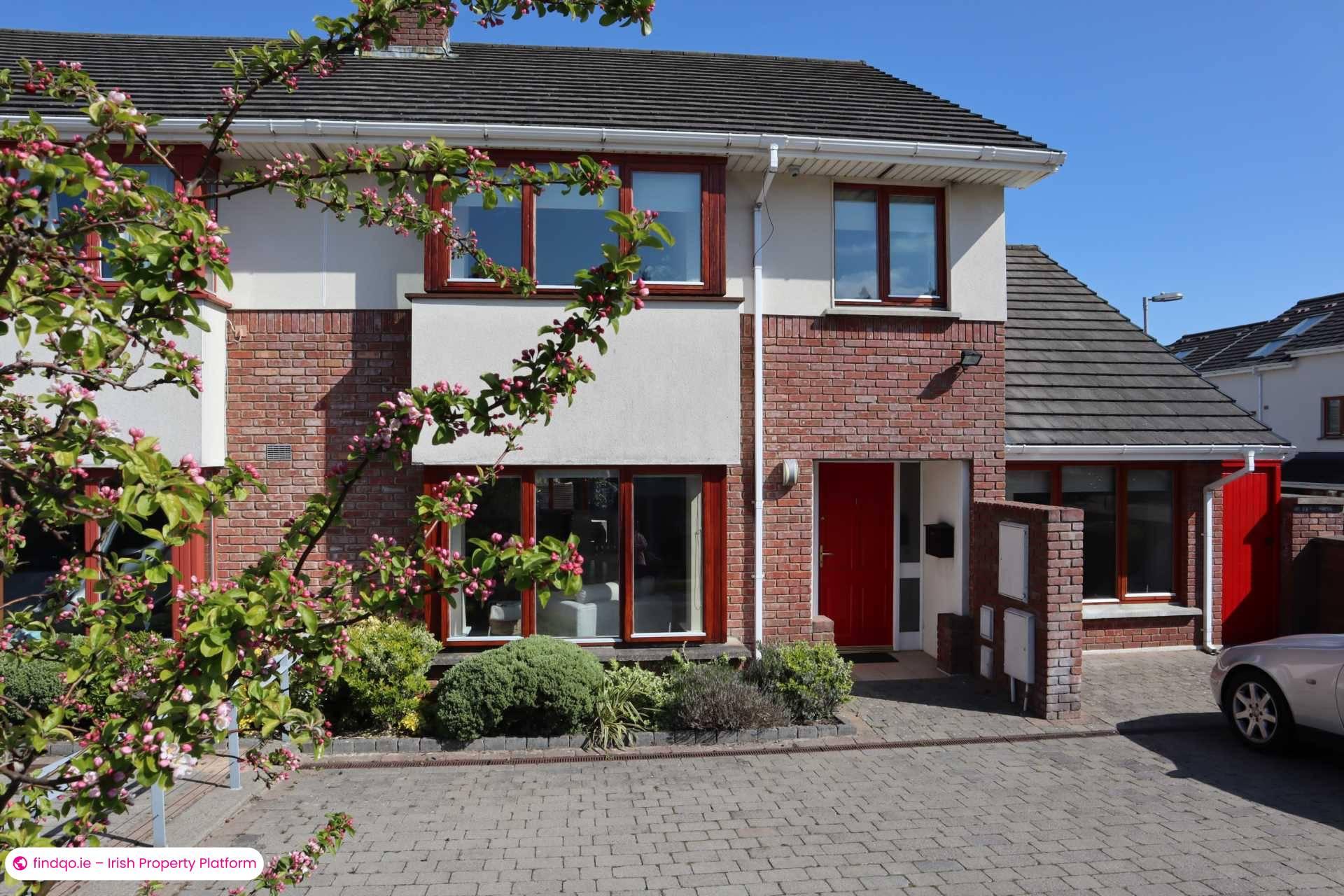 End of terrace house for Sale in Dublin 18