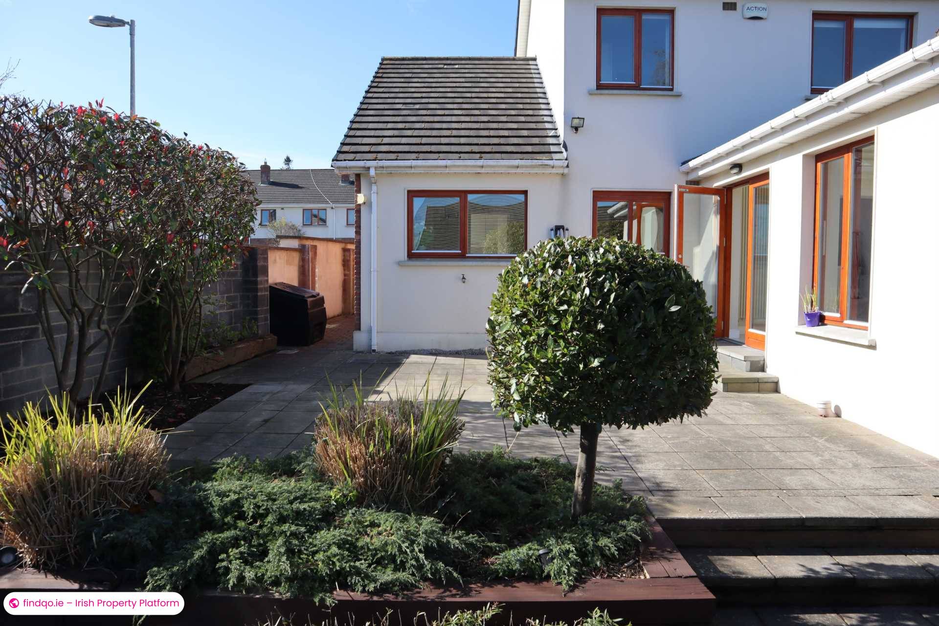 End of terrace house for Sale in Dublin 18