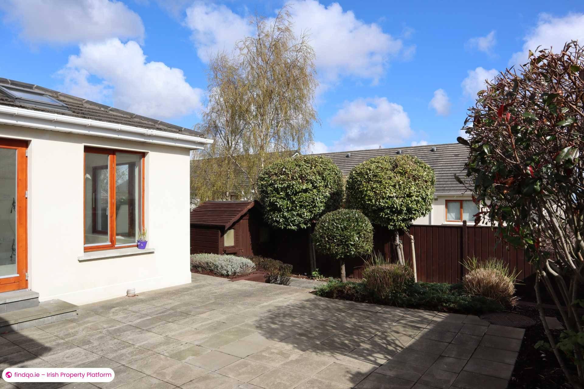 End of terrace house for Sale in Dublin 18