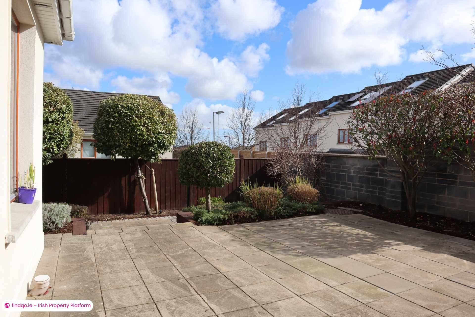 End of terrace house for Sale in Dublin 18