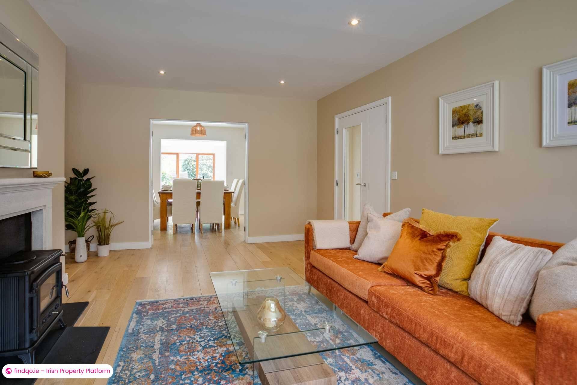 End of terrace house for Sale in Dublin 18