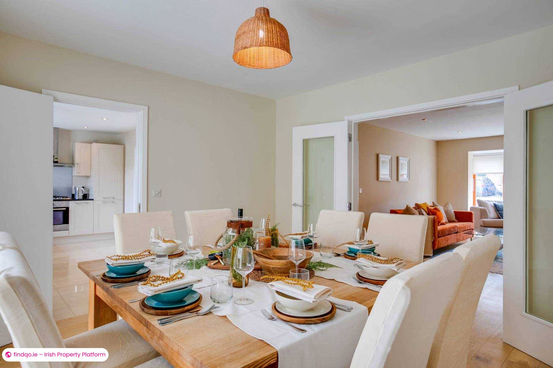 End of terrace house for Sale in Dublin 18