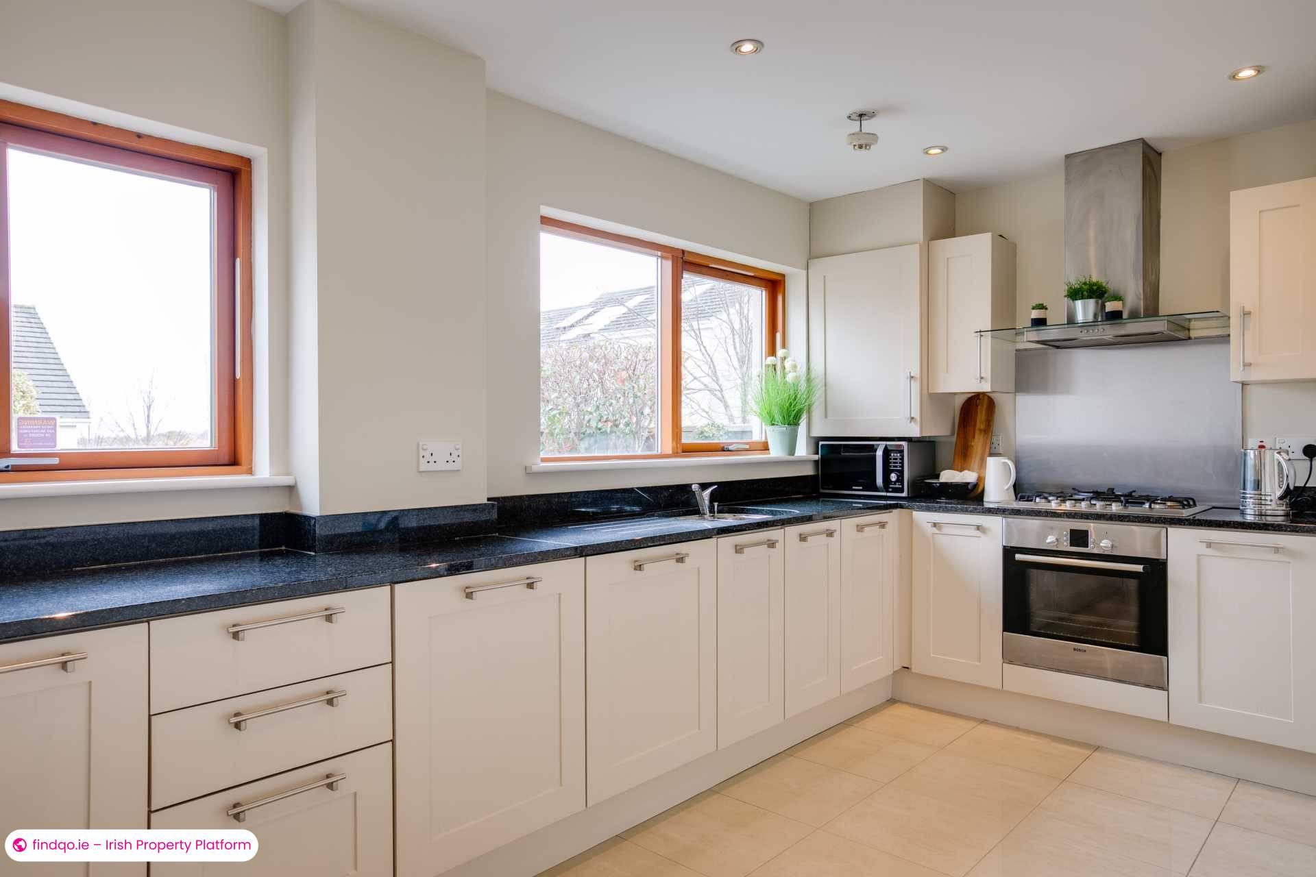 End of terrace house for Sale in Dublin 18